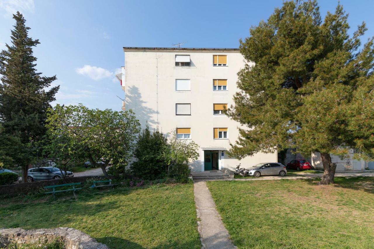 Castropola Apartment Esterno foto
