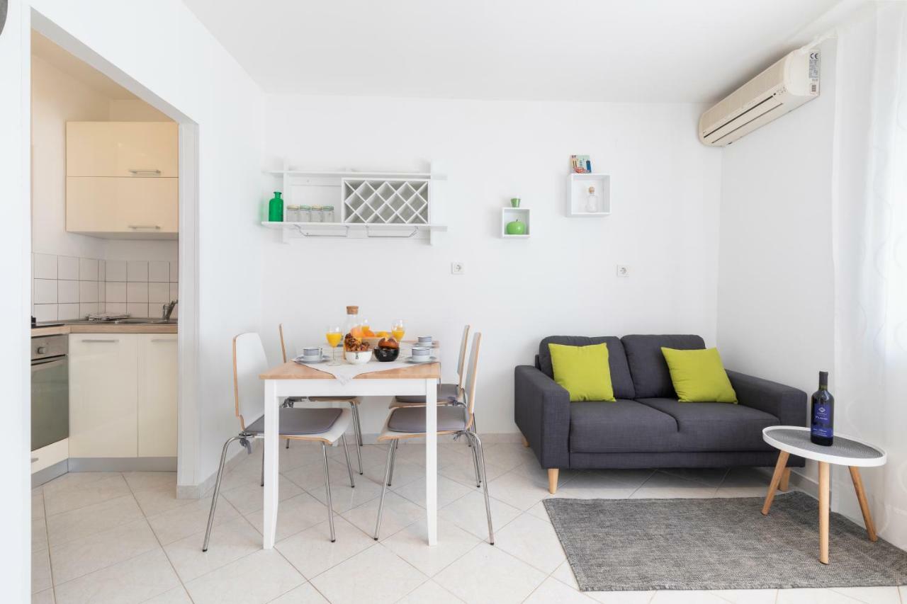 Castropola Apartment Esterno foto
