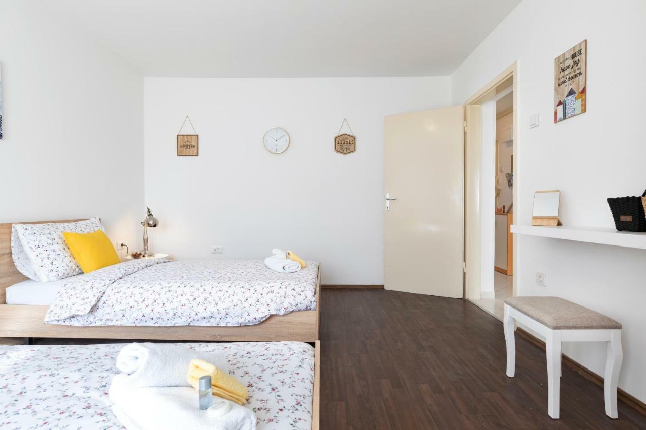 Castropola Apartment Esterno foto